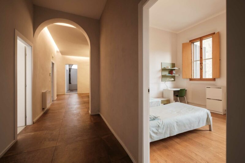 Esempio Stanza Doppia e Corridoio del collegio di merito Santa Teresa per studenti universitari