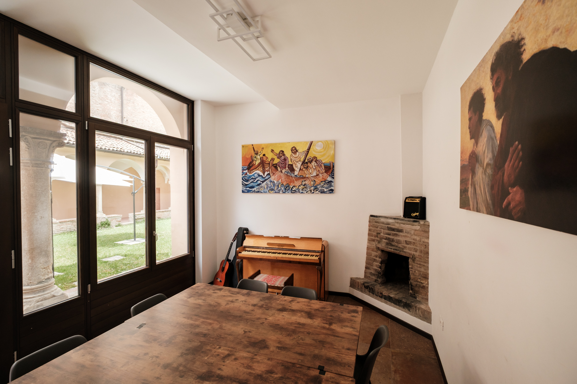 Sala camino del collegio di merito Santa Teresa per 
studenti universitari  