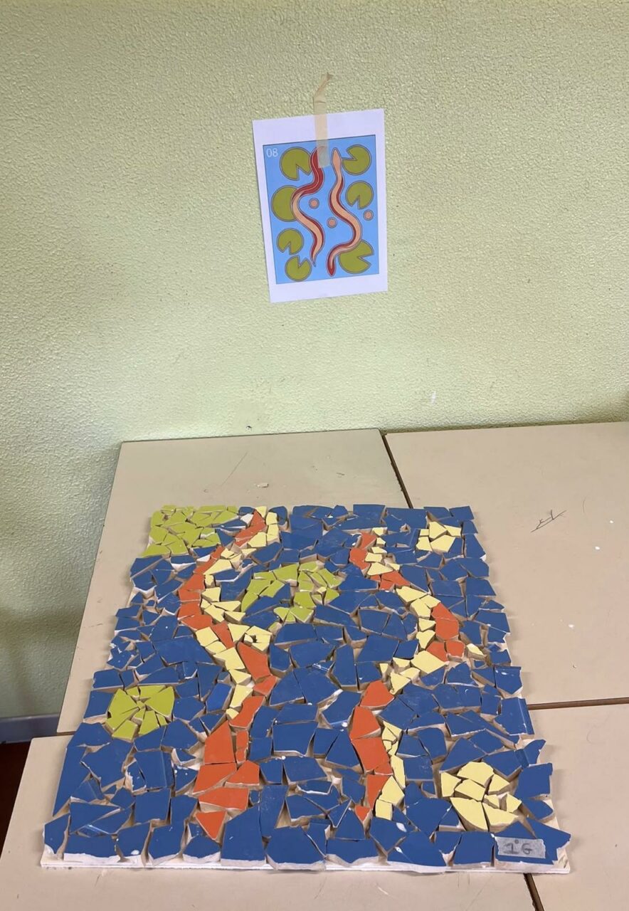 Laboratorio su Antoni Gaudì realizzazione Trencadis Anguille all'I.C. Perlasca